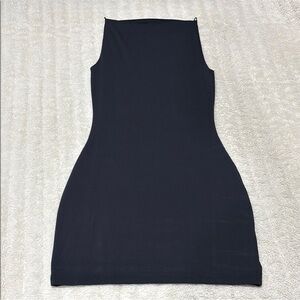 Aritzia Contour Dress